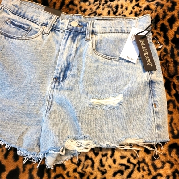 NWT BlankNYC The Barrow Vintage High Rise Distressed Cut-Off Short $88 - Picture 3 of 11